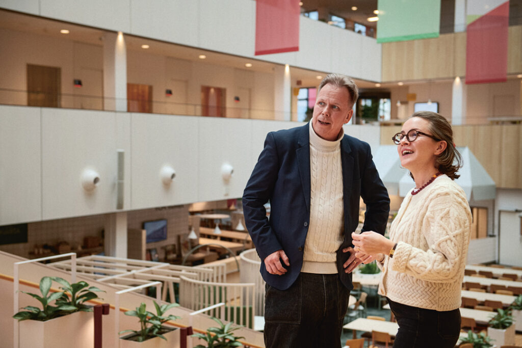Per Bergman samtalar med en kollega